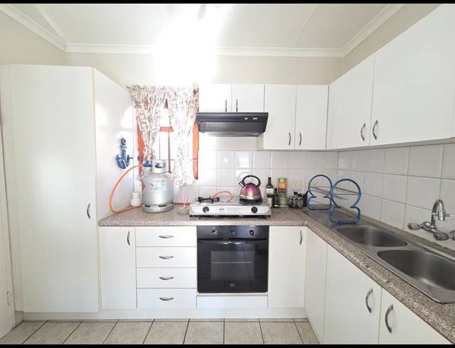 2 BEDROOM HOUSE FOR SALE IN VREDENBERG
